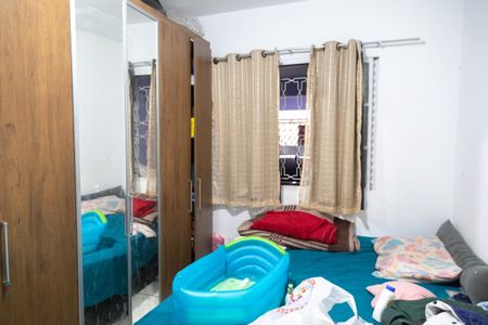 Casa à venda com 70m², 2 quartos e 2 vagasQuarto