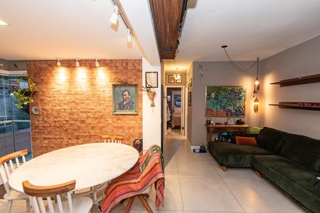 Apartamento para alugar com 74m², 2 quartos e 1 vaga Apartamento para alugar com 74m², 2 quartos e 1 vagaSala