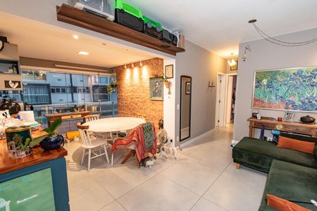 Apartamento para alugar com 74m², 2 quartos e 1 vaga Apartamento para alugar com 74m², 2 quartos e 1 vagaSala