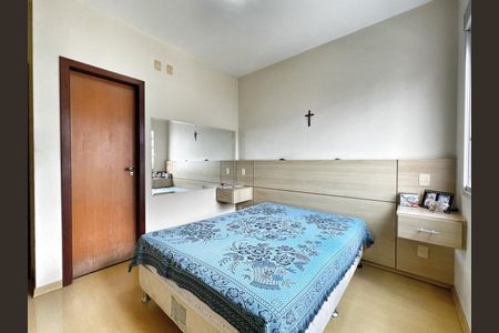 Apartamento à venda com 156m², 4 quartos e 3 vagas Apartamento à venda com 156m², 4 quartos e 3 vagasQuarto 2 Suíte