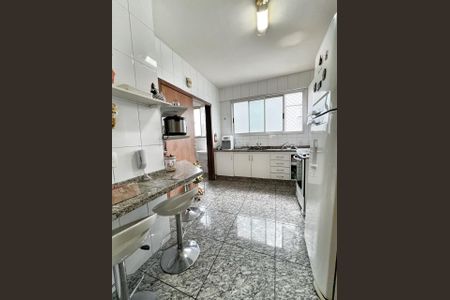 Apartamento à venda com 156m², 4 quartos e 3 vagas Apartamento à venda com 156m², 4 quartos e 3 vagasCozinha