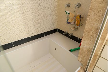 Apartamento à venda com 200m², 2 quartos e 1 vaga Apartamento à venda com 200m², 2 quartos e 1 vagaBanheiro da Suíte