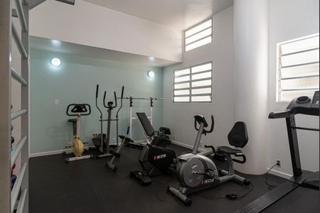 Apartamento à venda com 200m², 2 quartos e 1 vaga Apartamento à venda com 200m², 2 quartos e 1 vagaÁrea comum - Academia