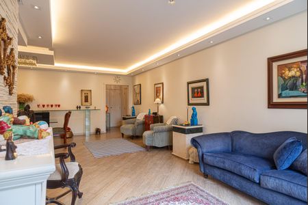 Apartamento à venda com 200m², 2 quartos e 1 vaga Apartamento à venda com 200m², 2 quartos e 1 vagaSala