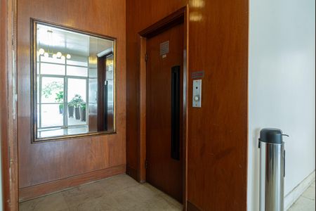 Apartamento à venda com 200m², 2 quartos e 1 vaga Apartamento à venda com 200m², 2 quartos e 1 vagaÁrea comum - Elevador