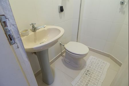 Apartamento à venda com 200m², 2 quartos e 1 vaga Apartamento à venda com 200m², 2 quartos e 1 vagaBanheiro de Serviço