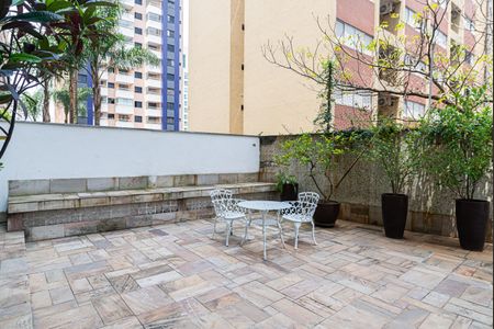 Apartamento à venda com 200m², 2 quartos e 1 vaga Apartamento à venda com 200m², 2 quartos e 1 vagaÁrea comum - Pátio