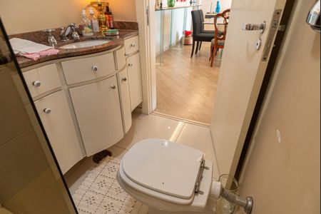 Apartamento à venda com 200m², 2 quartos e 1 vaga Apartamento à venda com 200m², 2 quartos e 1 vagaBanheiro 2