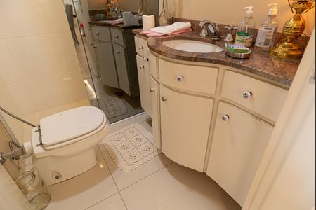 Apartamento à venda com 200m², 2 quartos e 1 vaga Apartamento à venda com 200m², 2 quartos e 1 vagaBanheiro 2