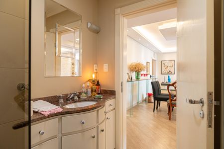 Apartamento à venda com 200m², 2 quartos e 1 vaga Apartamento à venda com 200m², 2 quartos e 1 vagaBanheiro 2