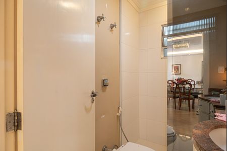 Apartamento à venda com 200m², 2 quartos e 1 vaga Apartamento à venda com 200m², 2 quartos e 1 vagaBanheiro 2