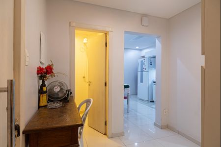 Apartamento à venda com 200m², 2 quartos e 1 vaga Apartamento à venda com 200m², 2 quartos e 1 vagaHall de Serviço