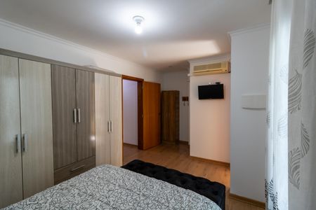 Casa à venda com 210m², 3 quartos e 3 vagasSuíte