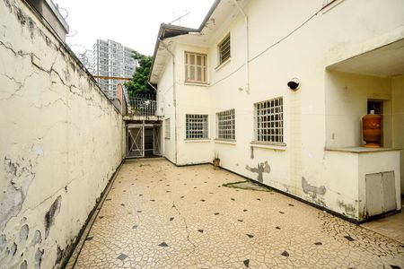 Casa à venda com 251m², 3 quartos e 5 vagasQuintal