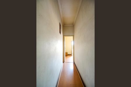 Casa à venda com 251m², 3 quartos e 5 vagasCorredor dos quartos