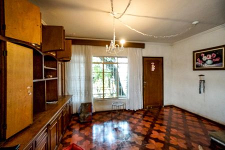 Casa à venda com 251m², 3 quartos e 5 vagasSala