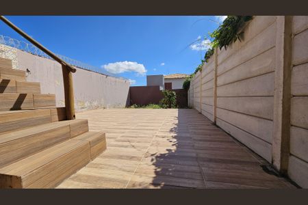 Casa à venda com 180m², 2 quartos e 2 vagas Casa à venda com 180m², 2 quartos e 2 vagasÁrea Externa