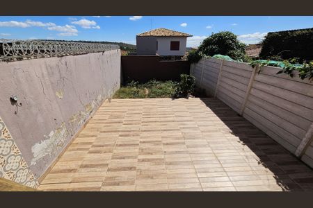 Casa à venda com 180m², 2 quartos e 2 vagas Casa à venda com 180m², 2 quartos e 2 vagasÁrea Externa