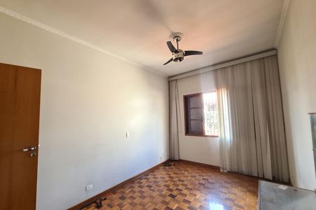 Casa à venda com 250m², 3 quartos e 5 vagasSuite