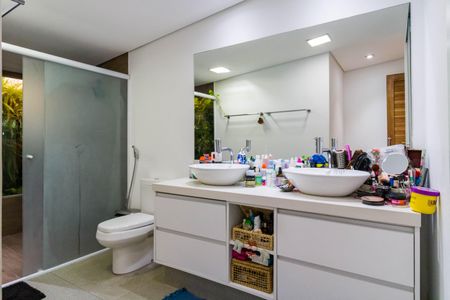 Apartamento à venda com 346m², 4 quartos e 4 vagasBanheiro Suíte 1