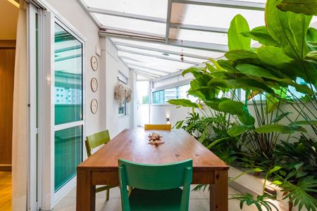 Apartamento à venda com 346m², 4 quartos e 4 vagasVaranda Suíte 1