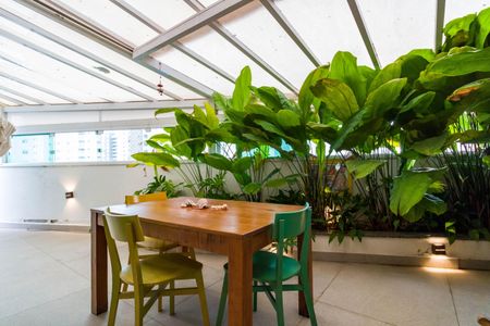 Apartamento à venda com 346m², 4 quartos e 4 vagasVaranda Suíte 1