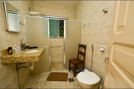 Casa à venda com 92m², 3 quartos e sem vagaBanheiro social