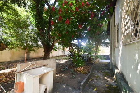 Casa à venda com 92m², 3 quartos e sem vagaQuintal