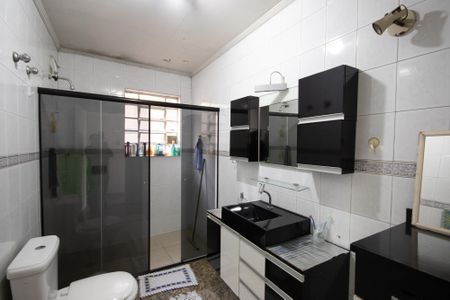 Casa à venda com 380m², 4 quartos e 7 vagasBanheiro 1