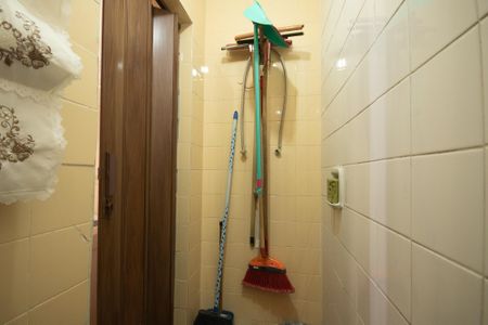 Casa à venda com 380m², 4 quartos e 7 vagasBanheiro 2