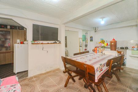 Casa à venda com 360m², 5 quartos e 2 vagas Casa à venda com 360m², 5 quartos e 2 vagasSala