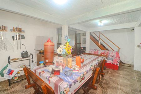 Casa à venda com 360m², 5 quartos e 2 vagas Casa à venda com 360m², 5 quartos e 2 vagasSala