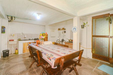 Casa à venda com 360m², 5 quartos e 2 vagas Casa à venda com 360m², 5 quartos e 2 vagasSala