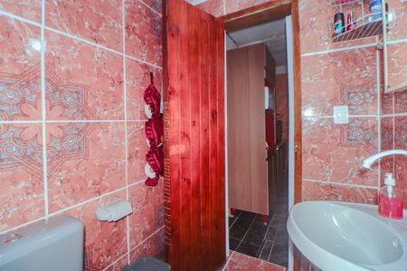 Casa à venda com 360m², 5 quartos e 2 vagas Casa à venda com 360m², 5 quartos e 2 vagasBanheiro