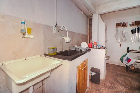 Casa à venda com 360m², 5 quartos e 2 vagas Casa à venda com 360m², 5 quartos e 2 vagasCozinha e Área de Serviço