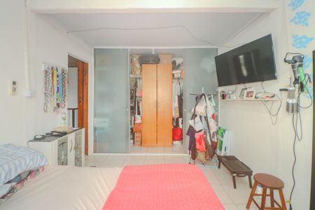 Casa à venda com 360m², 5 quartos e 2 vagas Casa à venda com 360m², 5 quartos e 2 vagasQuarto 2