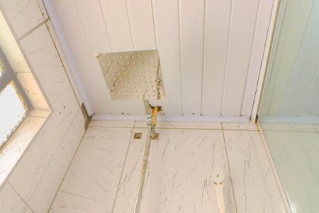 Casa à venda com 360m², 5 quartos e 2 vagas Casa à venda com 360m², 5 quartos e 2 vagasBanheiro 2