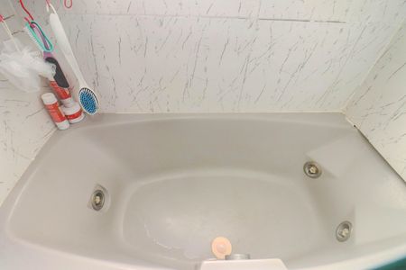 Casa à venda com 360m², 5 quartos e 2 vagas Casa à venda com 360m², 5 quartos e 2 vagasBanheiro 2