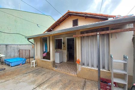 Casa à venda com 110m², 3 quartos e 4 vagas Casa à venda com 110m², 3 quartos e 4 vagasQuintal