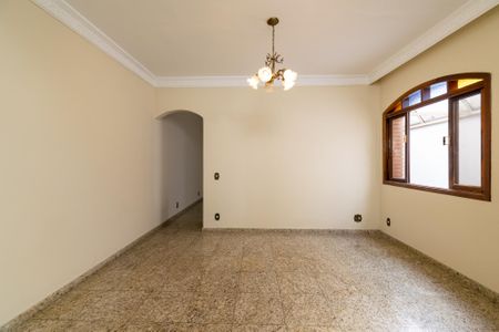 Casa à venda com 295m², 4 quartos e 4 vagasSala