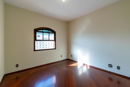 Casa à venda com 295m², 4 quartos e 4 vagasQuarto 3
