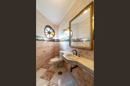 Casa à venda com 295m², 4 quartos e 4 vagasLavabo