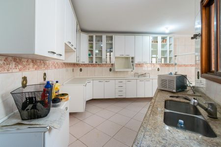 Casa à venda com 295m², 4 quartos e 4 vagasCozinha