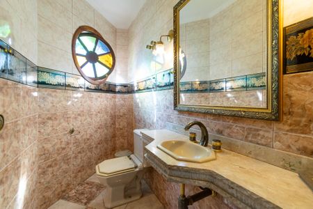 Casa à venda com 295m², 4 quartos e 4 vagasLavabo