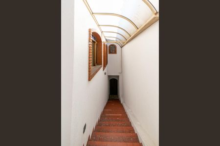 Casa à venda com 295m², 4 quartos e 4 vagasCorredor Externo