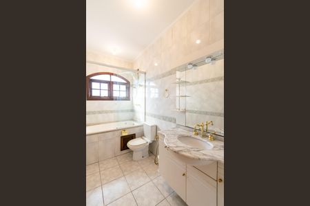 Casa à venda com 295m², 4 quartos e 4 vagasBanheiro Social