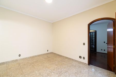 Casa à venda com 295m², 4 quartos e 4 vagasSala de TV