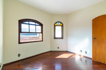 Casa à venda com 295m², 4 quartos e 4 vagasQuarto 1