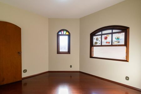 Casa à venda com 295m², 4 quartos e 4 vagasQuarto 2