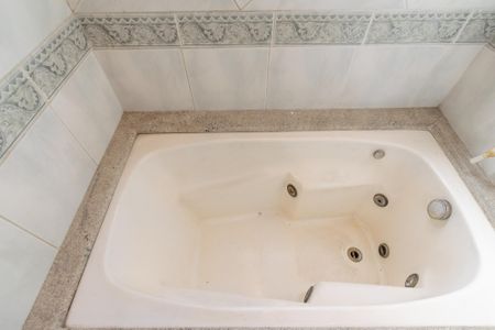 Casa à venda com 295m², 4 quartos e 4 vagasBanheiro Social